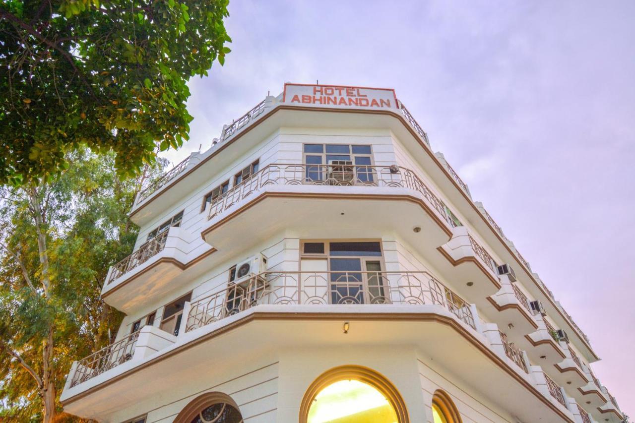 Oyo 46616 Hotel Abhinandan Jind Екстериор снимка