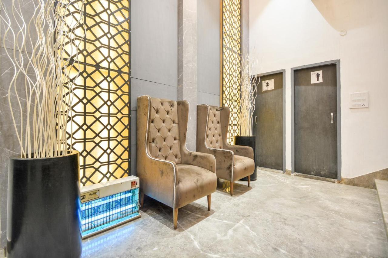 Oyo 46616 Hotel Abhinandan Jind Екстериор снимка