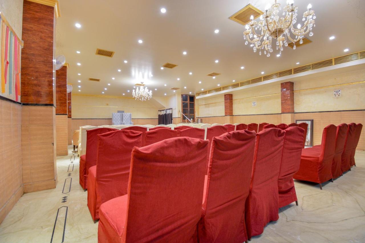 Oyo 46616 Hotel Abhinandan Jind Екстериор снимка